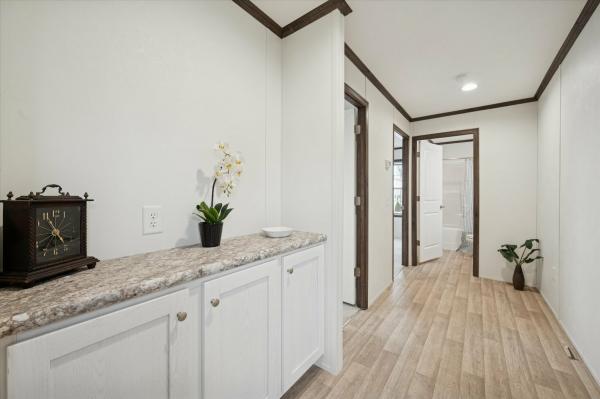 2026 Colony 414 550EC16763D  Home