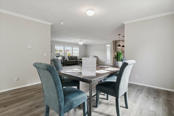 2025 Adventure 32 4643L  Home