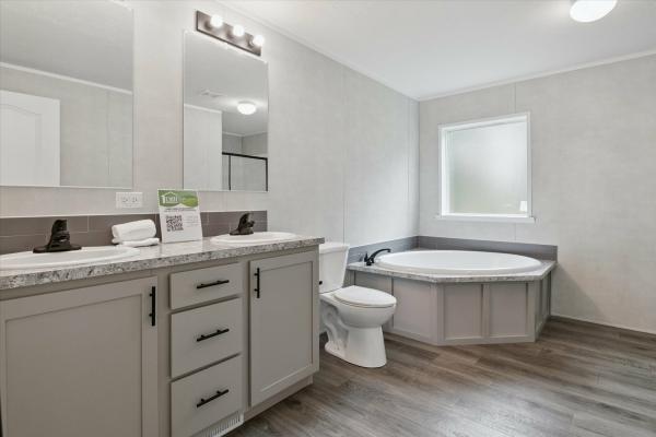 2025 Adventure 32 4643L  Home