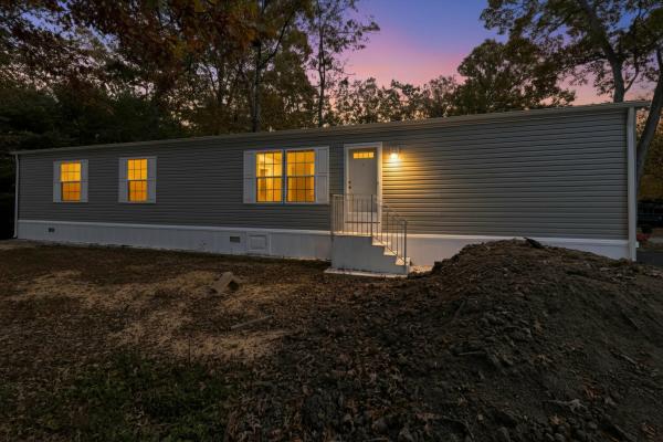 2024 Redman 101 122RENW-1666H22193  Home