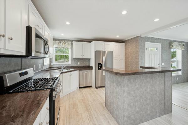 2025 Redman Homes 158 NWD-A-24405  Home