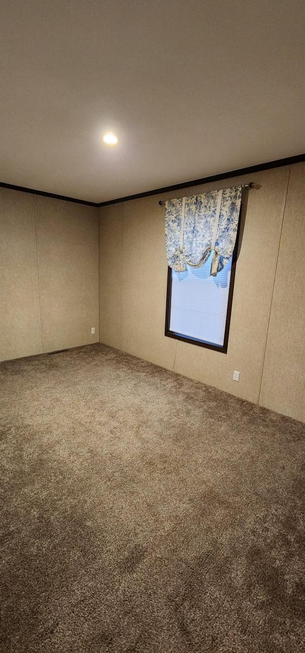 2021 Champion - Redman NWS-F-25206  Home