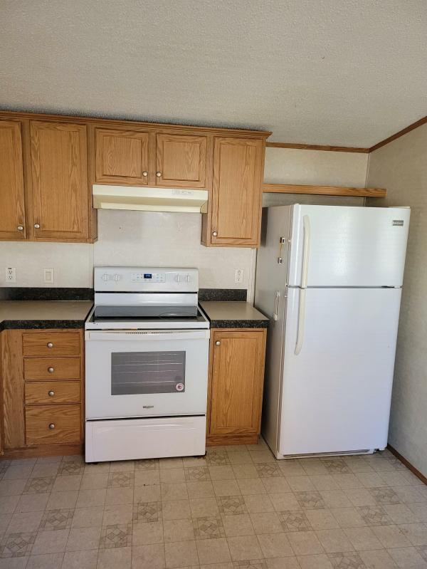 2006 Fleetwood 118K 2663A (Festival)  Home