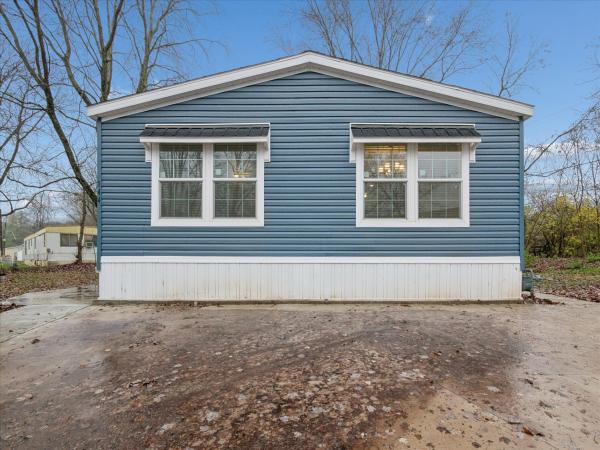 2025 Adventure 144 4523 R  Home