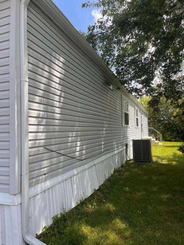 1990 Palm Harbor 211  Home