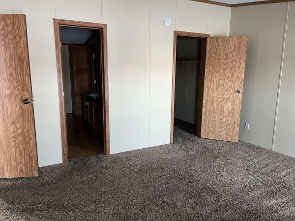 1998 Fairmont 281  Home