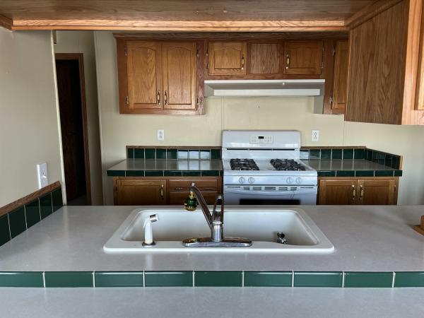 1998 Fairmont 281  Home