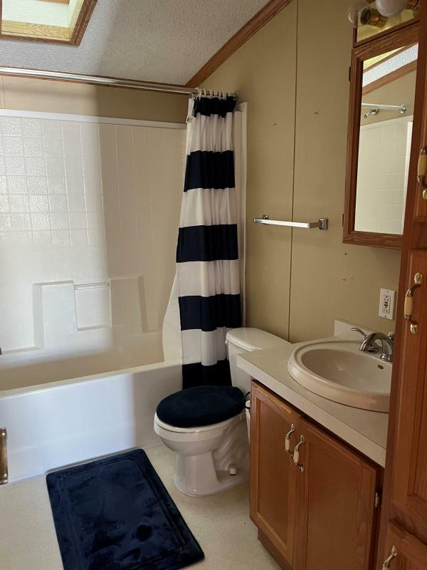 1998 Fairmont 281  Home