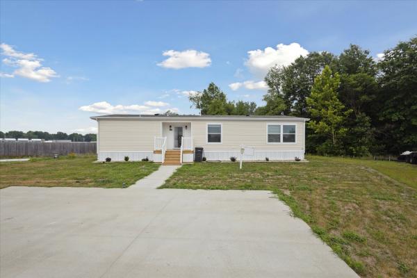 2025 Champion 719 DAPB2856H32301  Home