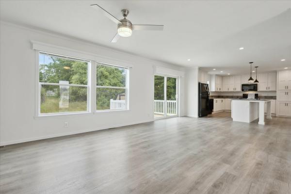 2025 Champion 719 DAPB2856H32301  Home