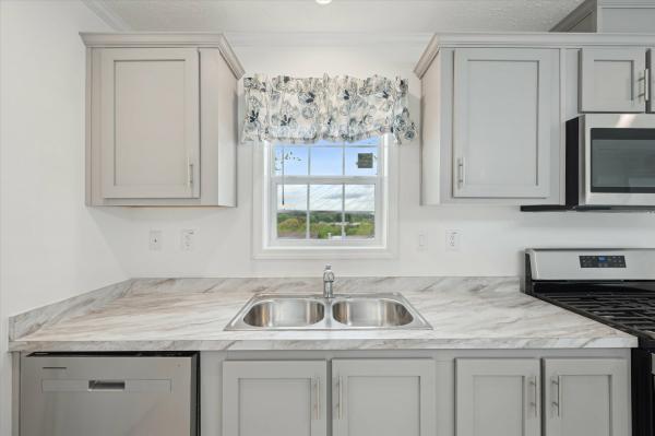 2025 Redman 742 NWDSA25201  Home