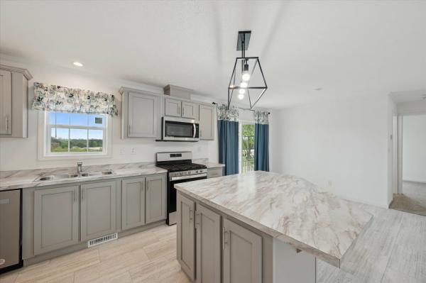 2025 Redman 742 NWDSA25201  Home