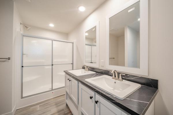 2025 Clayton C237 81TMP16763AH25  Home