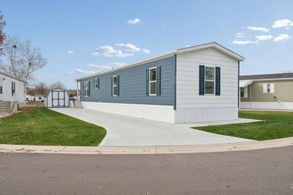 2026 SKYLINE 135G 33 C717  Home