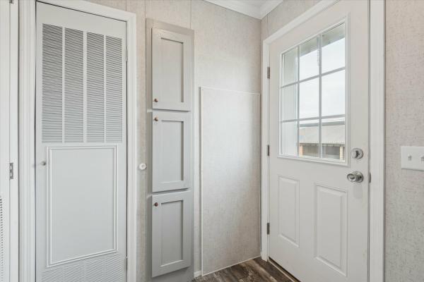 2026 EAGLE RIVER HOMES 125G LANDY CREEEK LC-52E823  Home