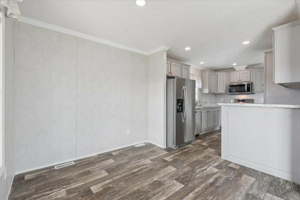 2026 EAGLE RIVER HOMES 125G LANDY CREEEK LC-52E823  Home