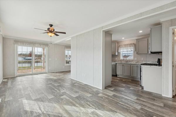 2026 EAGLE RIVER HOMES 125G LANDY CREEEK LC-52E823  Home