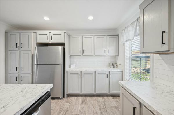 2026 Colony 197 DT1039-P  Home