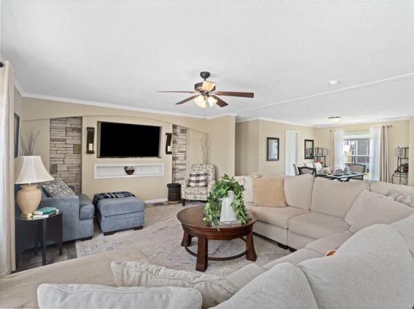 2022 Champion 83 RADN6009  Home