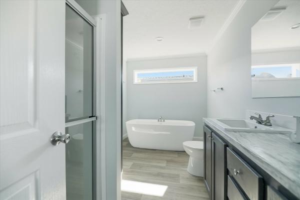 2025 Fleetwood 40 28563C  Home