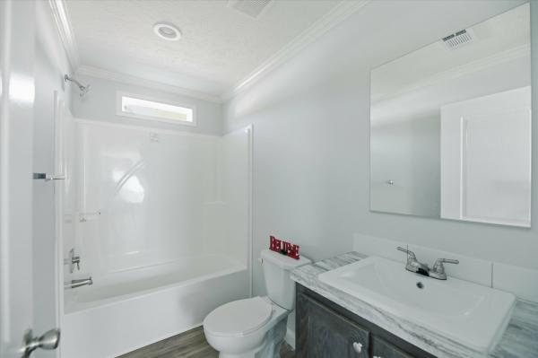 2025 Fleetwood 40 28563C  Home