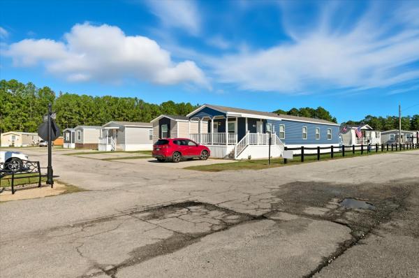 2025 Fleetwood 40 28563C  Home