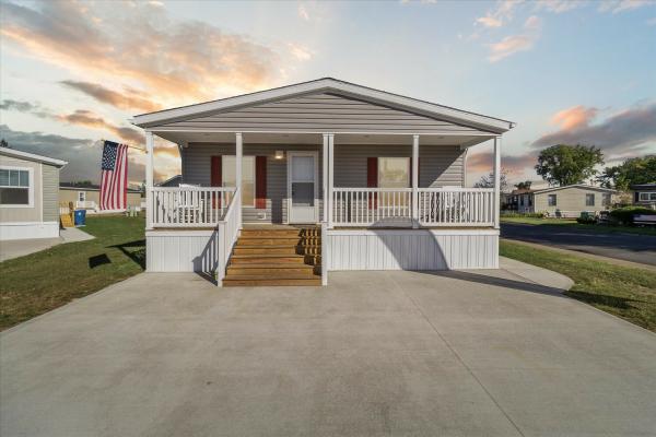 Photo 1 of 2 of home located at 14 E Sprucewood Dr Sandusky, OH 44870