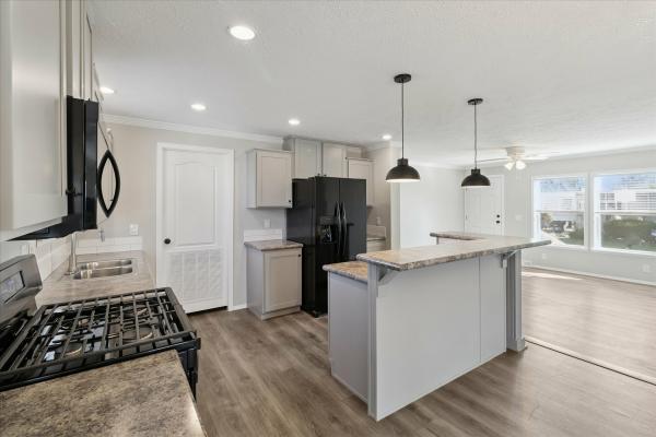 2025 Adventure 14 Mojave Model 2852-1  Home