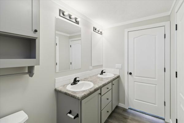 2025 Adventure 14 Mojave Model 2852-1  Home