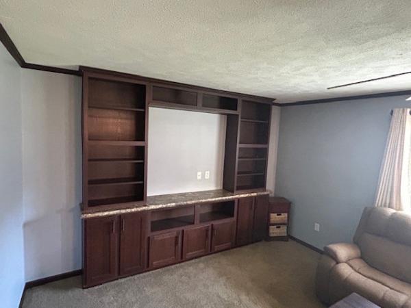 2017 Colony 323 deercreek  Home