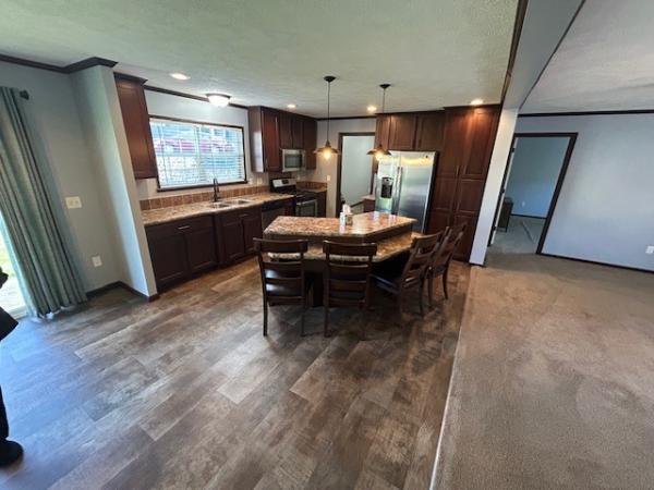 2017 Colony 323 deercreek  Home