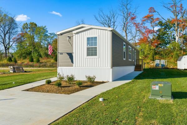 2025 Redman 66 NWSSL26609  Home