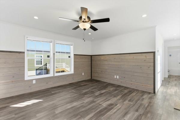 2025 Redman 66 NWSSL26609  Home