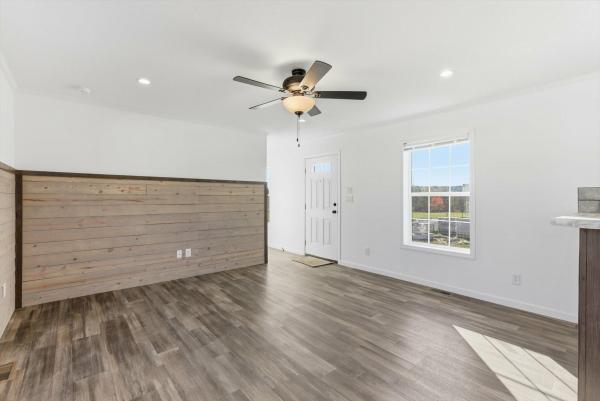 2025 Redman 66 NWSSL26609  Home