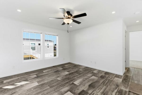 2026 Redman 67 NWSSL26602  Home