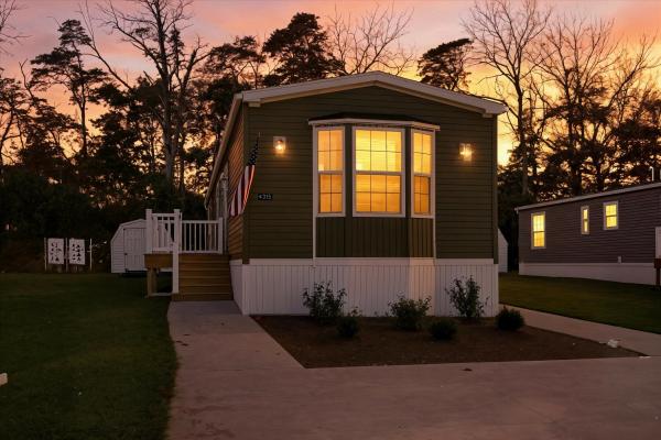 2026 Redman 67 NWSSL26602  Home