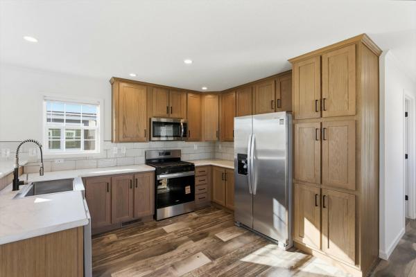 2026 Redman 67 NWSSL26602  Home