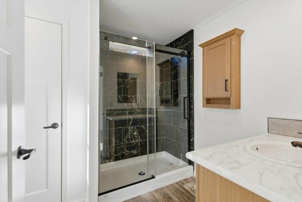 2026 Redman 67 NWSSL26602  Home