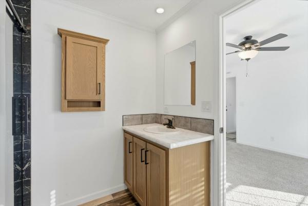 2026 Redman 67 NWSSL26602  Home