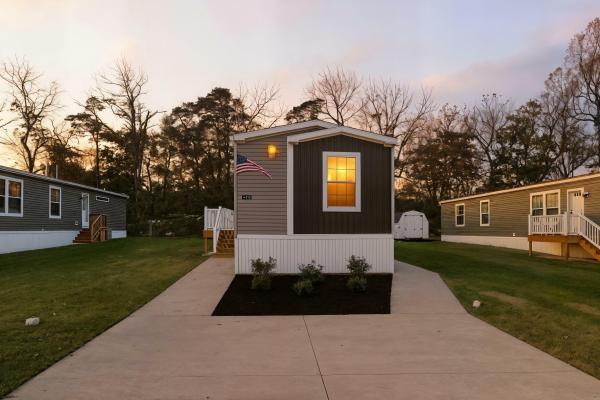 2025 Redman 68 NWSSL26609  Home