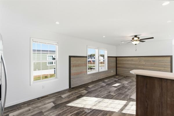 2025 Redman 68 NWSSL26609  Home