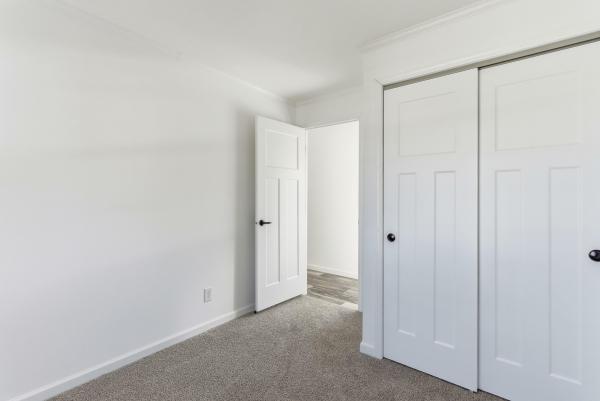 2025 Redman 68 NWSSL26609  Home