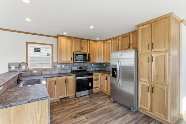 2026 Redman 72 NWSSL26602  Home