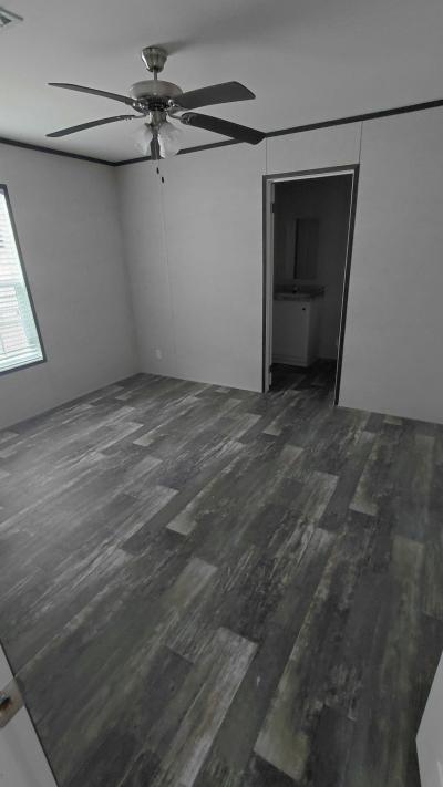 Photo 3 of 7 of home located at 5291 Collins Rd., #80 Jacksonville, FL 32244