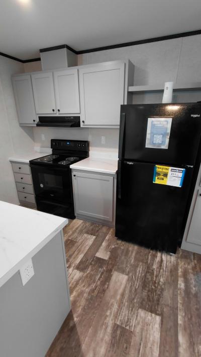 Photo 3 of 7 of home located at 5291 Collins Rd., #118 Jacksonville, FL 32244