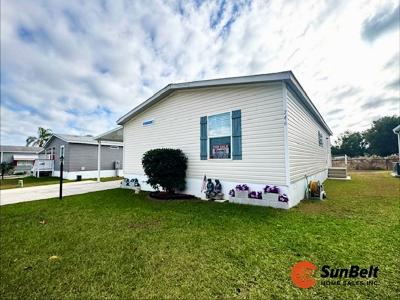 Photo 2 of 62 of home located at 9701 E Hwy 25 Lot 246 Belleview, FL 34420