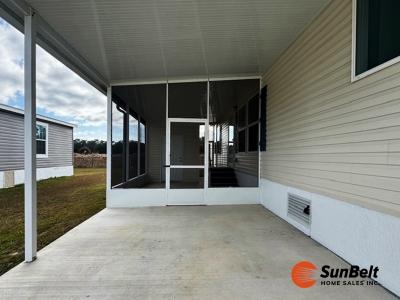 Photo 5 of 62 of home located at 9701 E Hwy 25 Lot 246 Belleview, FL 34420