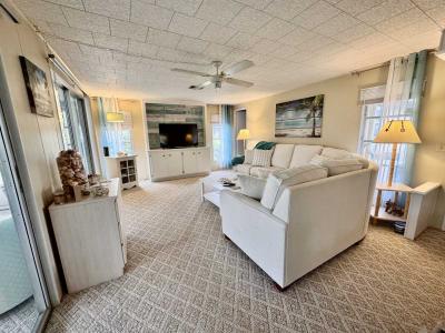 Photo 4 of 12 of home located at 7100 Ulmerton Rd Largo, FL 33771