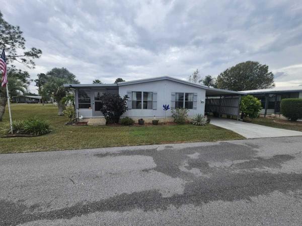 Photo 1 of 2 of home located at 1470 Cactus Dr Lakeland, FL 33803