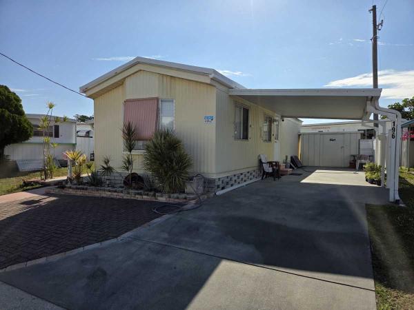 Photo 1 of 2 of home located at 370 53rd Ave N #196 Saint Petersburg, FL 33703